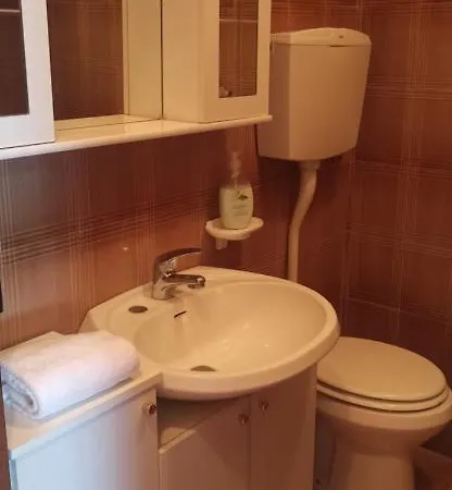 Happy House Sv - 5 Min From Lake Front Playground Apartment San Felice del Benaco